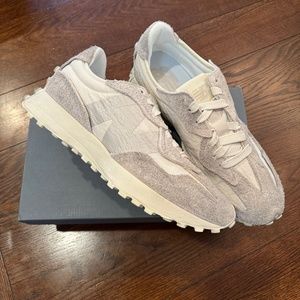 New Balance 327 Sneakers (U327WCC)